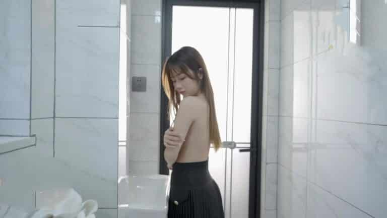 Poster of Cậu em trai dâm đãng trộm nhìn chị gái tắm khi bố mẹ vắng nhà
