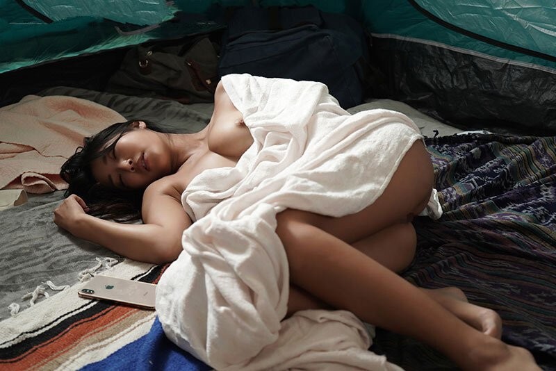 Poster of Chồng bận rộn công việc, vợ một mình đi cắm trại cùng hội dân cư và cái kết