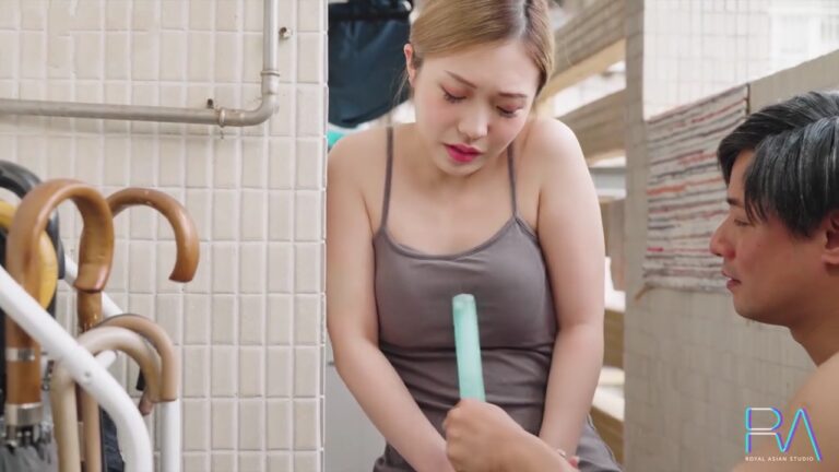 Poster of Con dâu bị bố chồng quấy rối lúc chồng vắng nhà